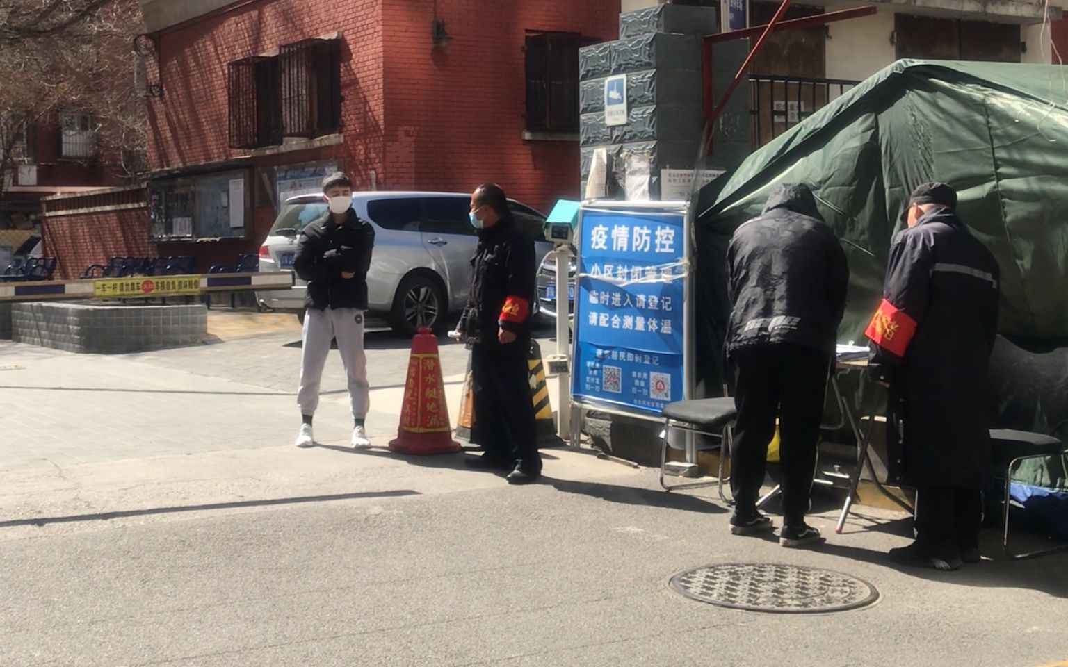 居家隔离期跑步澳籍女子被警方带离社区 房屋已退租